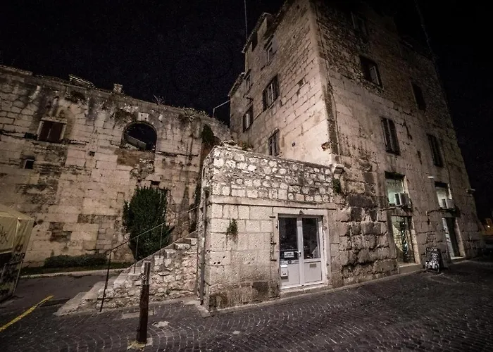 Апартаменти Split Central Спліт