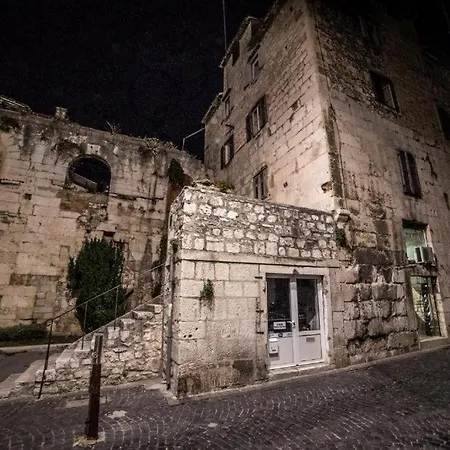 Apartment Split Central Split